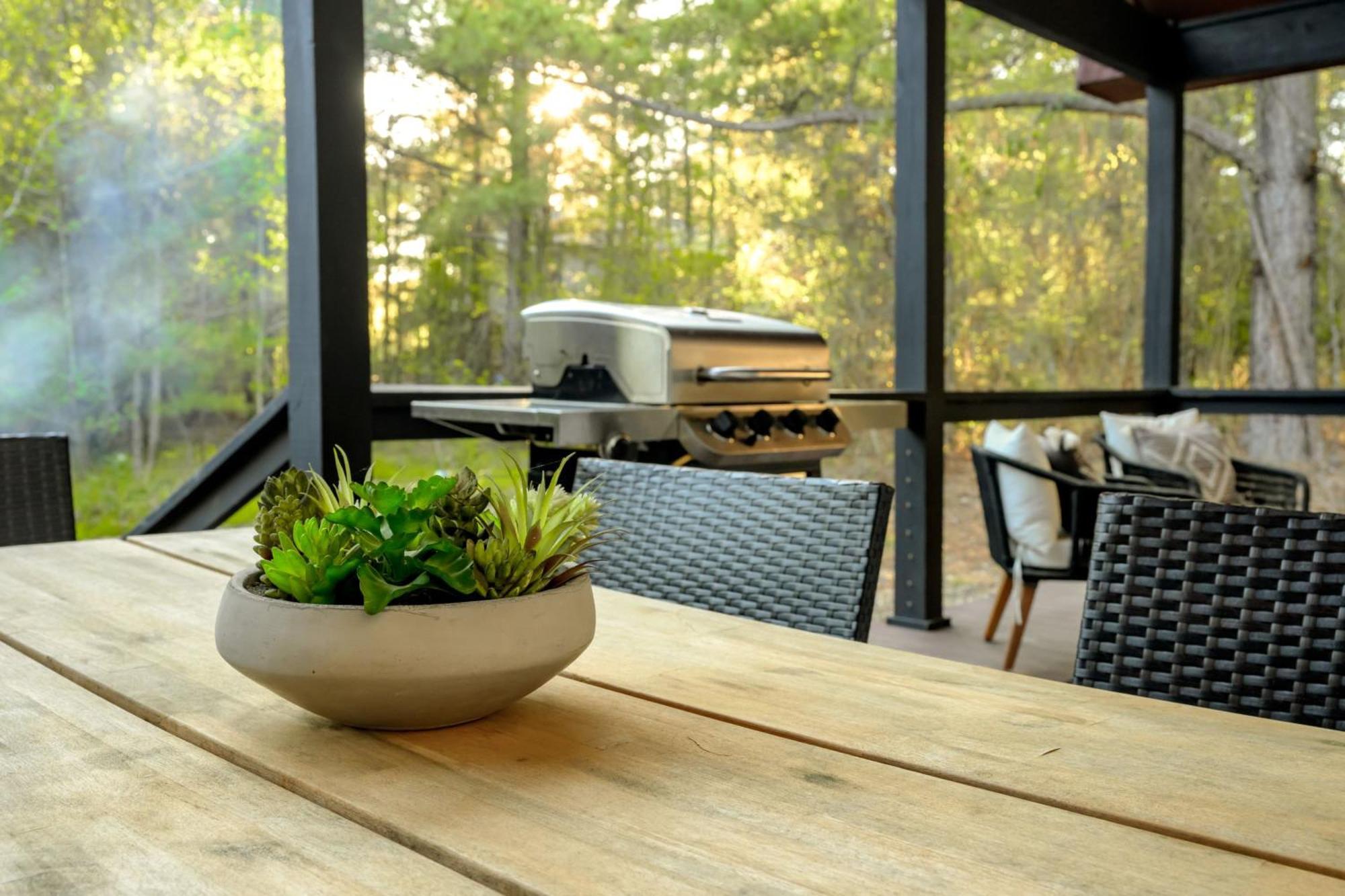 New Farmhouse-Chic Cabin With Hot Tub & Firepit 브로큰보우 외부 사진