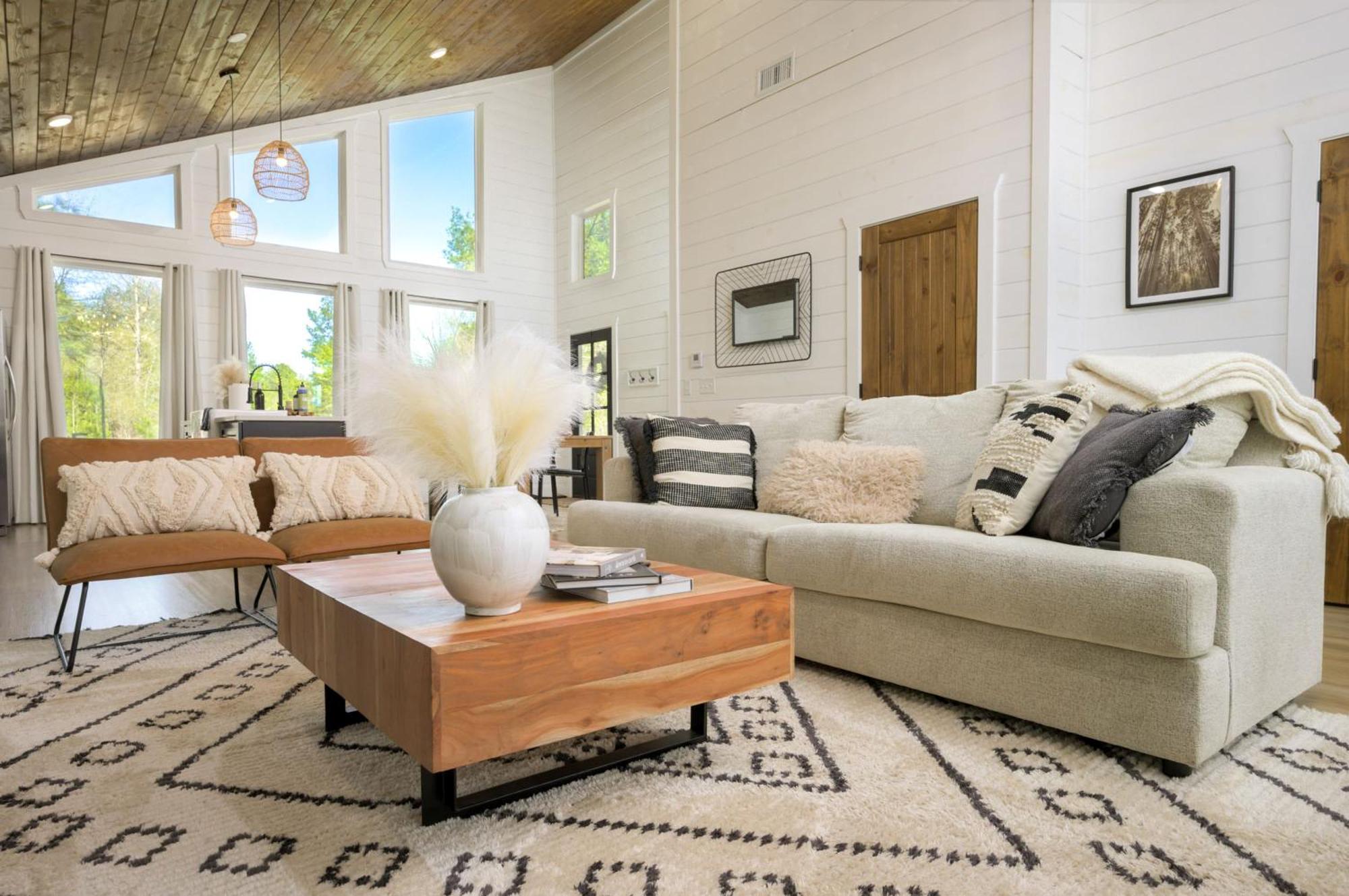 New Farmhouse-Chic Cabin With Hot Tub & Firepit 브로큰보우 외부 사진
