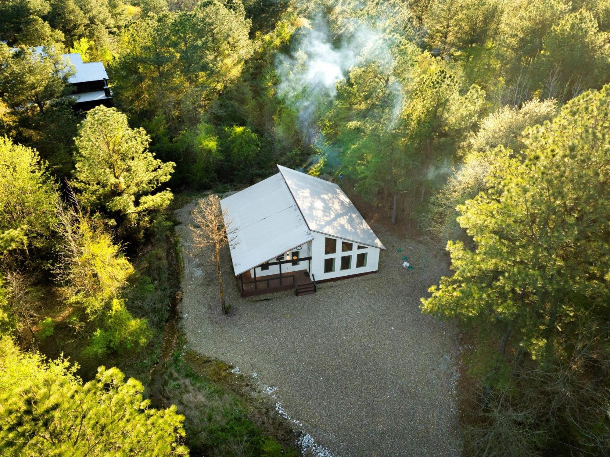 New Farmhouse-Chic Cabin With Hot Tub & Firepit 브로큰보우 외부 사진